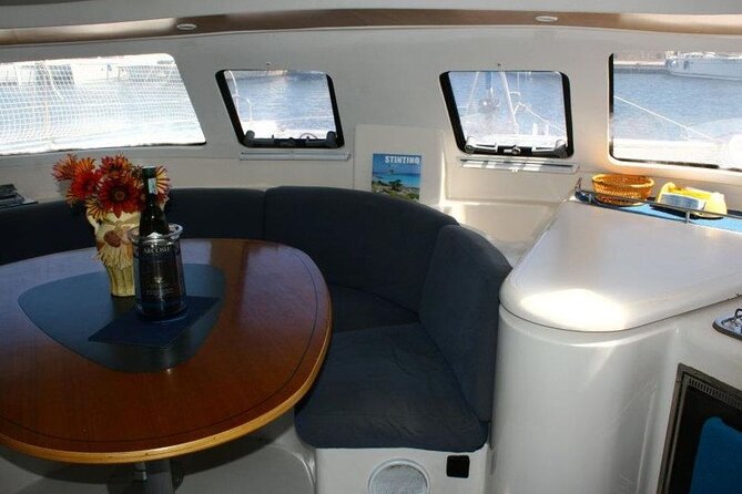 2-Catamaran tour from Cannigione to the Maddalena Archipelago - Small boat size: the real comfort upgrade