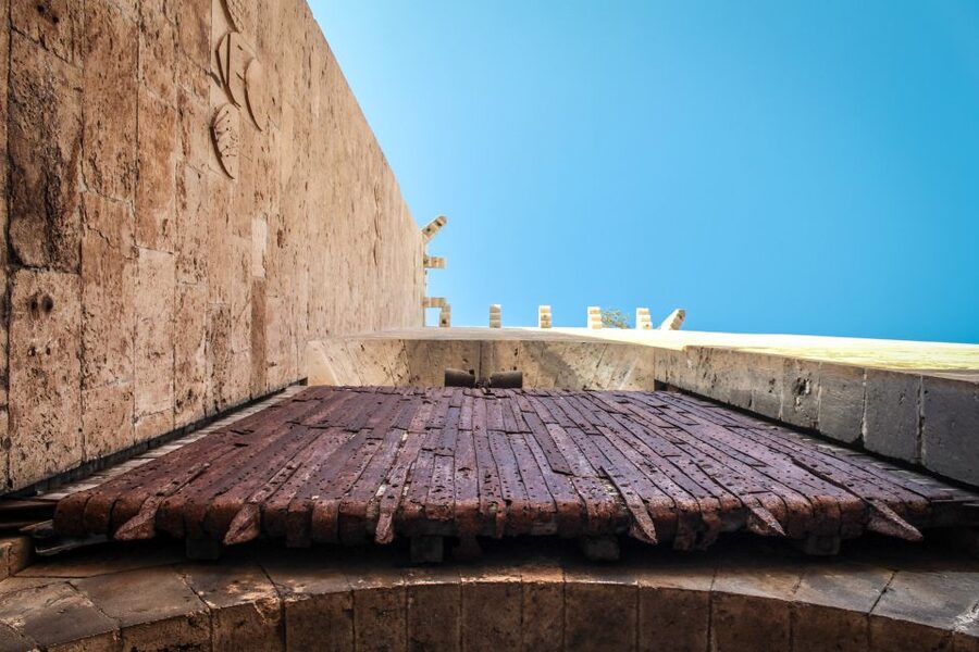 3 Hours Guided Tour of the Historical Cagliari - How the 1943 Bombardments Still Show Up in the City