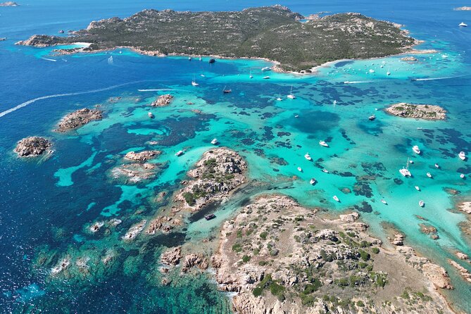 8-hour tour of the La Maddalena Archipelago Ponte VIP - Cala Conneri (Cala dell’Amore) on Spargi: your 60 minutes of saltwater freedom