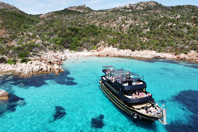 8-hour tour of the La Maddalena Archipelago Ponte VIP - Bear Rock and Capo d’Orso: the Odyssey-sized scenery on the water