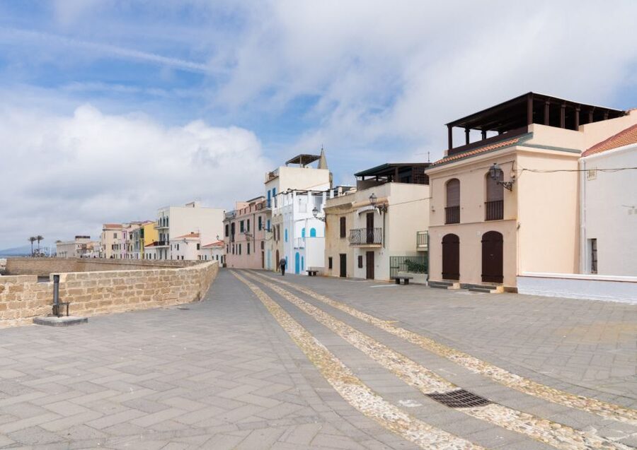 Alghero: City Center Tour with Wine Tasting - Pace, Distance, and Who This Tour Fits Best