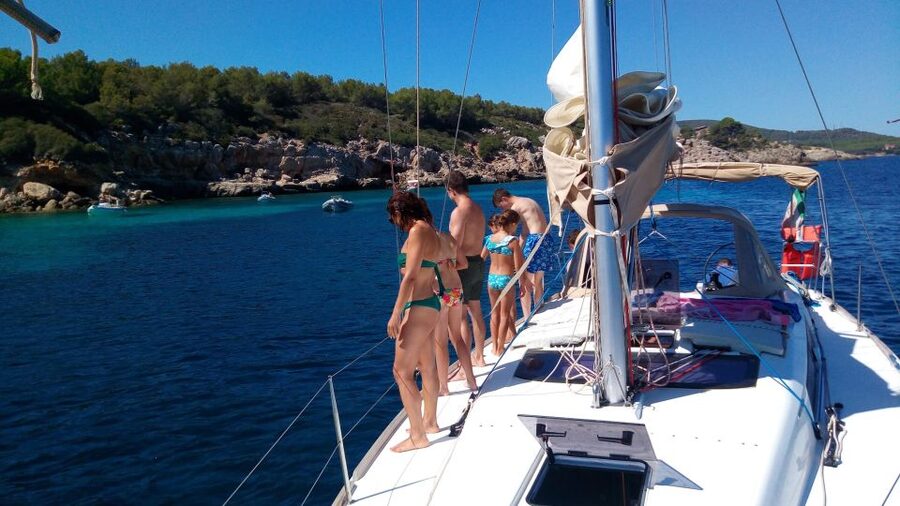 Alghero: Daily Sailing Experience with lunch onboard - Alghero’s cliffs make the whole day feel like Sardinia