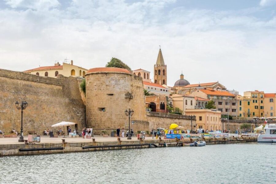 Alghero: Historic Center Walking Tour with A Local Guide - How the small-group format changes everything