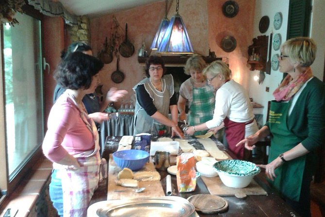 Alghero Home Cooking Pasta Class at a Farmhouse with Wine - Sauce Basics and Bruschetta Style Tips That Actually Match the Meal