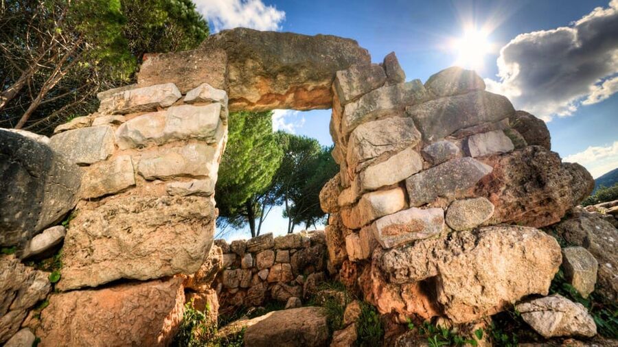 Alghero: Palmavera Nuraghe Tour with Aperitif - Entering the site: ticket office, map, and getting your audio ready