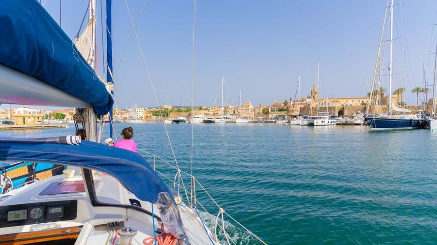 Alghero: Sailboat excursion in Porto Conte bay w/ Lunch - Porto Conte National Park Bay: Where Lunch Lives