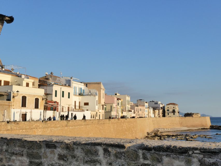 Alghero walking tour with local guide - Via Principe Umberto: the walking stretch that helps you connect the dots