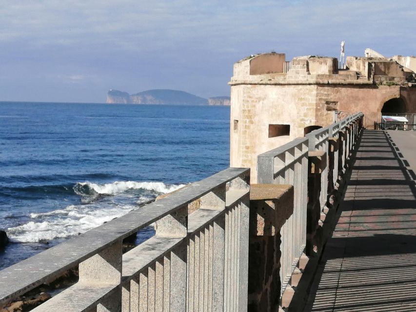 Alghero: walking tours around the ancient city - Tracing pirates and kingdoms through the ancient center