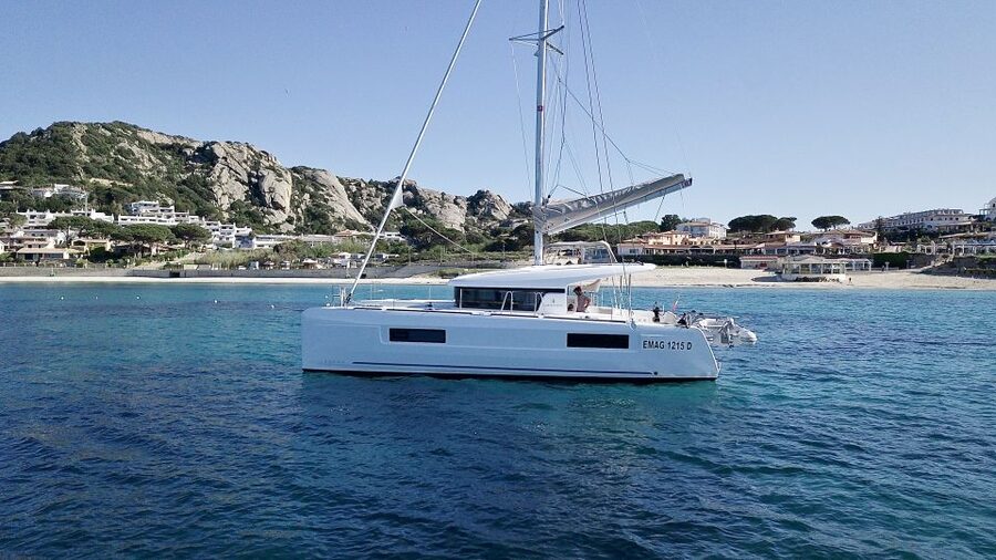 Archipelago di La Maddalena: Catamaran Tour Full day-Lunch - Meals, sea mask, and SUP: what’s really included and how to plan around it