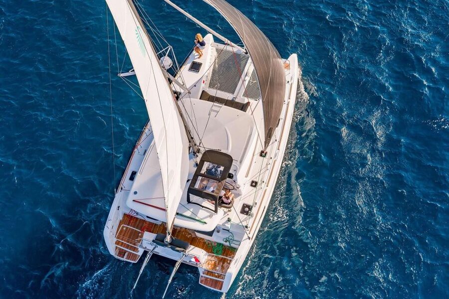 Archipelago di La Maddalena: Catamaran Tour Full day-Lunch - Stop 2: the first catamaran stretch (about 1 hour)