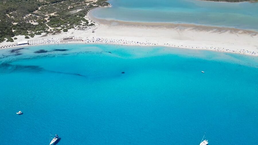 Beachtour Porto Giunco & Cala Sinzias from Cagliari - The breakfast and food-market stop at Via dei Papaveri