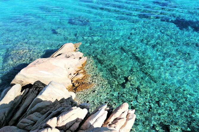 Boat rental with skipper in the La Maddalena Archipelago - Caprera coves, Vermentino moments, and the “slow down” effect