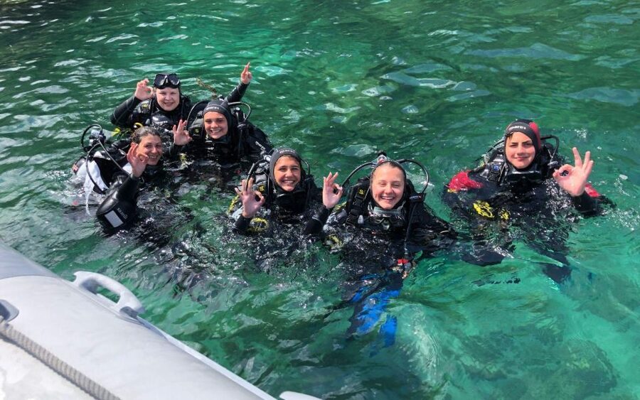 Bosa: Scuba Diving for Beginners in the Bosa Gulf - Dinghy transfer and timing: how to plan your day in Bosa