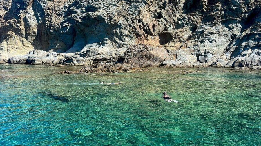 Bosa: Snorkeling Tour of the Coastline Coves - Weather and timing: how to plan your half-day at sea