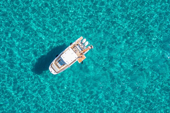 Cagliari 3 Hours Luxury Motorboat Tour - Wine and Snorkeling - Wine, Cold Drinks, and the Skipper’s Personality