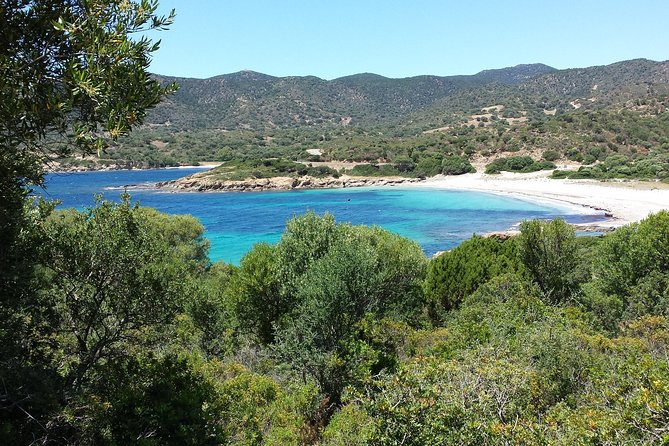 Cagliari: Amazing Jeep Private Tour of Sardinia's Hidden Beaches from Chia - Faro di Capo Spartivento: why a lighthouse stop feels more interesting than it sounds