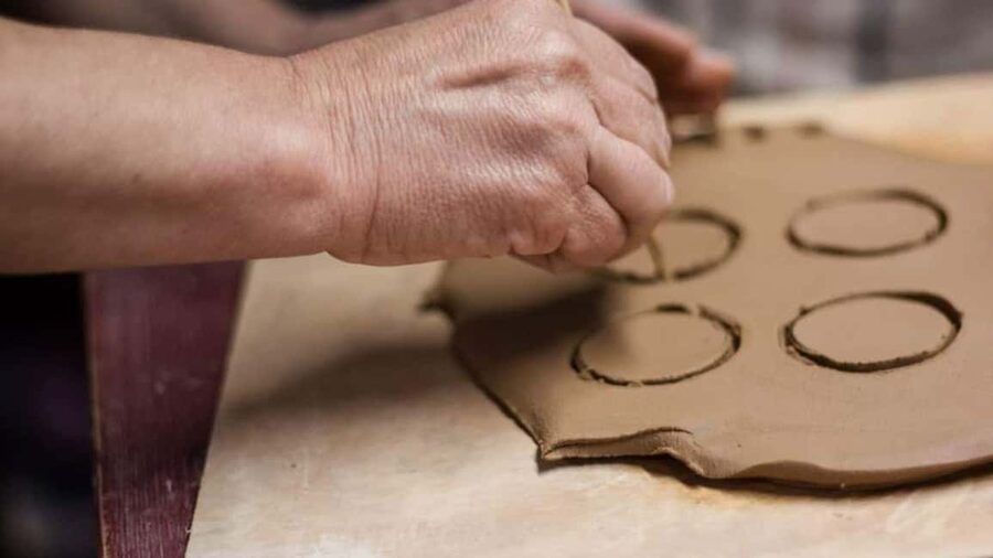 Cagliari: Ceramics Workshop - Getting there and what to bring so you stay comfortable