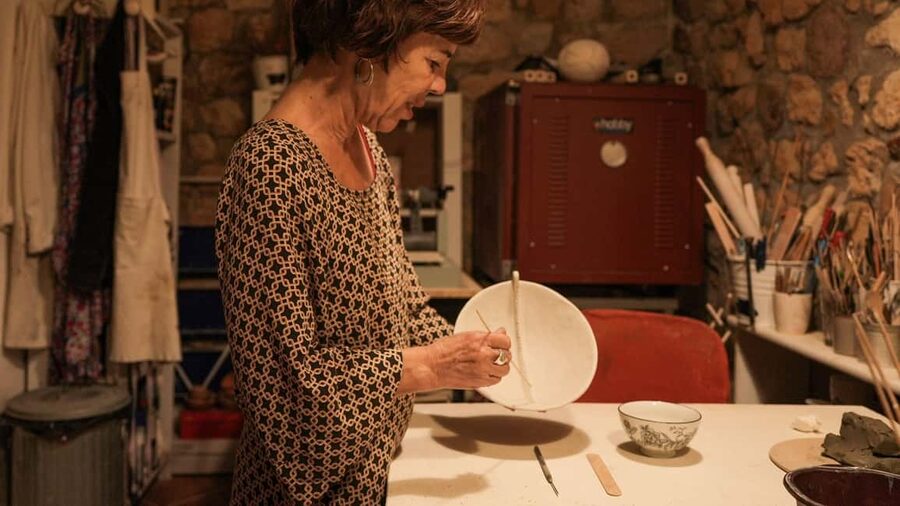 Cagliari: Ceramics Workshop - Welcome and first lessons: getting from blank clay to a real bowl