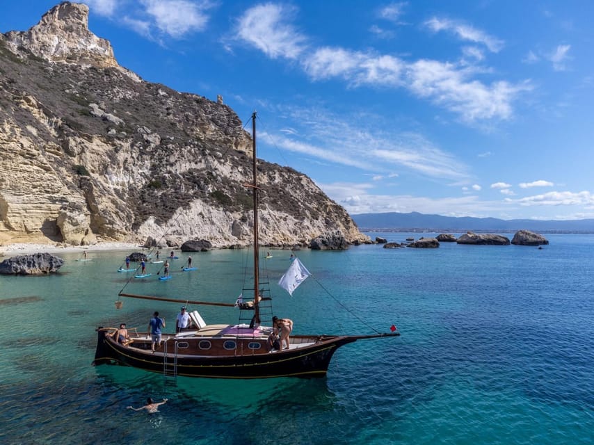 Cagliari: Classic Boat tour along the gulf with tasting. - The Aperitivo and Tasting: Why Food On Board Feels Better Here
