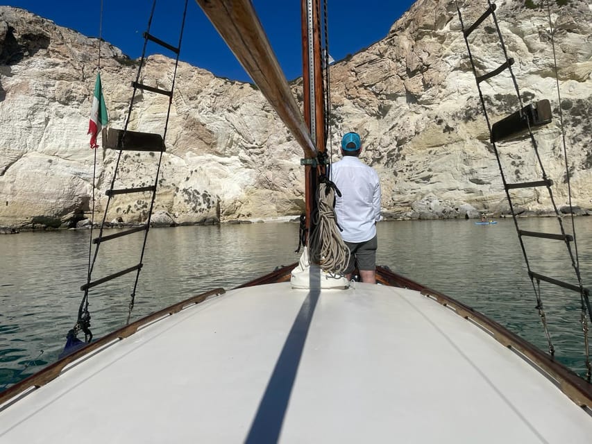 Cagliari: Classic Boat tour along the gulf with tasting. - Small Group Size: Why It Changes How the Tour Feels