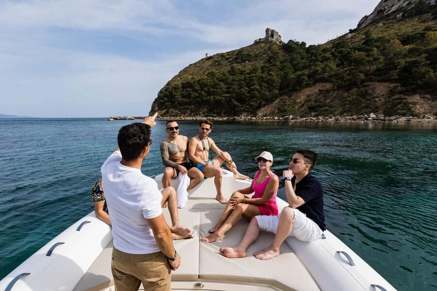 Cagliari: Coastline Cruise with Drinks and Snorkeling - Drinks, shower, and little comfort wins that add up