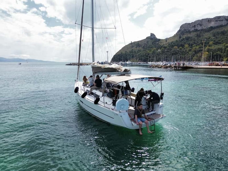 Cagliari: Sailing Tour with 4 Stops, Snorkeling and Prosecco - Onboard Comfort: WC, Shower, Music, and Crew Stories