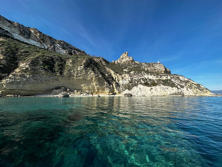Cagliari: sunset aperiboat in the Angel's Gulf - Group Size and Comfort: Why Up to 6 People Is a Big Deal