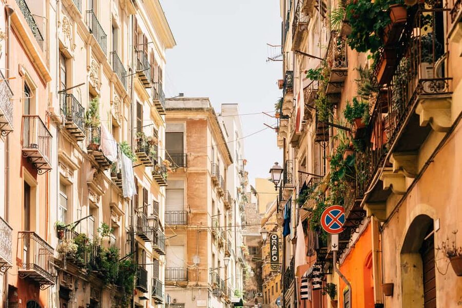 Cagliari: Taste Sardinia with a Full Meal Food Tour - Street Food Time: Pizzetta Sfoglia in Cagliari’s Own Style