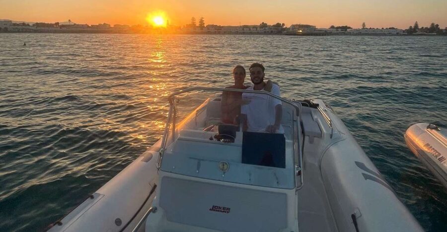Cagliari: tour Sunset snorkeling con aperitivo e Delfini - Getting On the Boat: Su Siccu to the Sea in One Smooth Step