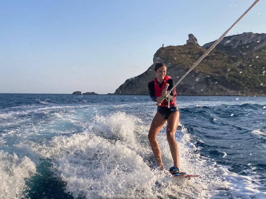 Cagliari: Wakeboarding in the Angel's gulf! - Small group coaching (max 6) and why it affects your results