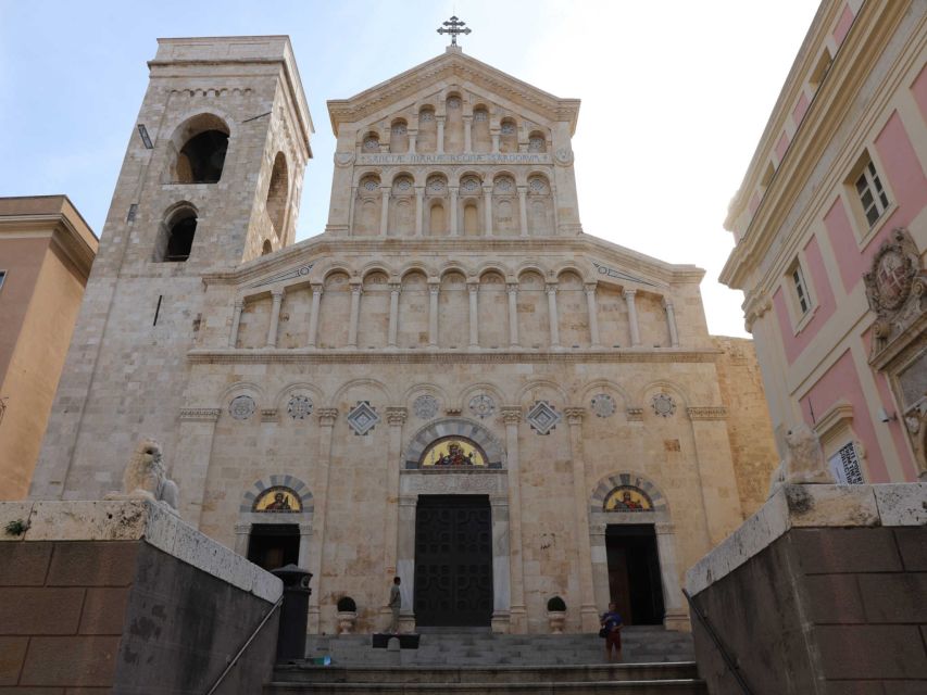 Cagliari: walking tour through the alleys of Castello - Castello’s alleys: the shortcut to Cagliari’s most important district