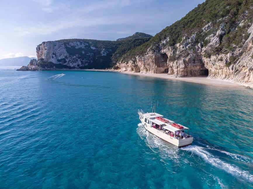 Cala Gonone: Grotta Bue Marino & Cala Luna Beach Boat Tour - Cala Luna Beach: picture-postcard shoreline with real-world tradeoffs
