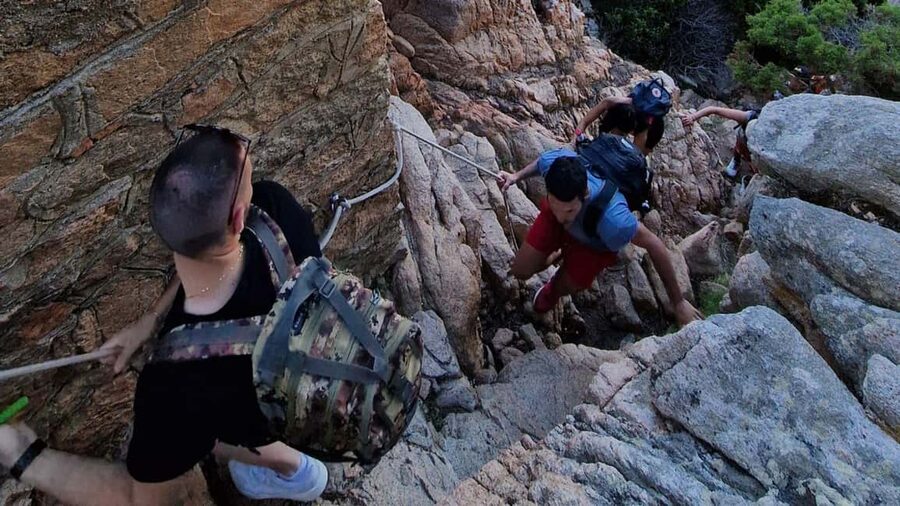 Caprera: hiking to Cala Coticcio with aperitif - Aperitif in a picnic area: the local finish you’ll feel good about