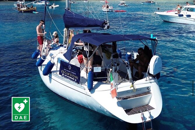 Catamaran tour stops bathing and snorkeling toast with prosecco - Weather, sea state, and the one real caution