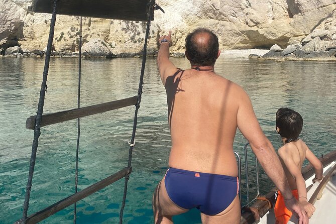 Classic boat tour of the Gulf of Cagliari - Stop 1: Porticciolo di Marina Piccola to Sella del Diavolo views
