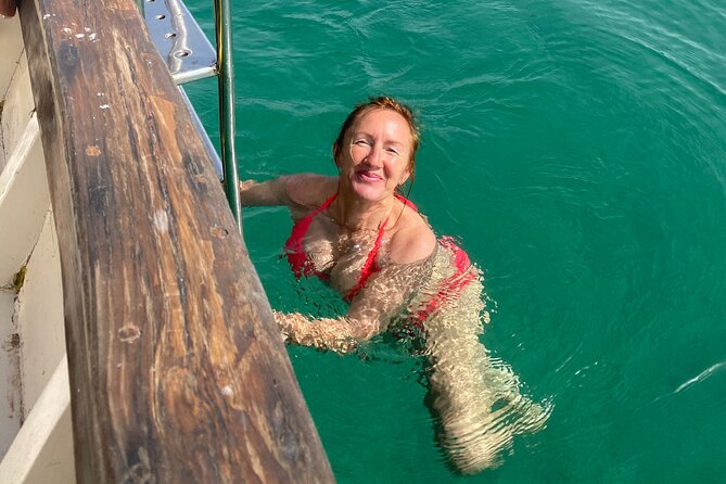 Classic boat tour of the Gulf of Cagliari - The Calamosca coast transfer: your scenic in-between