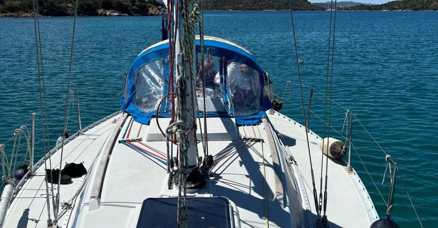 Da Palau:Tour in barca a vela nell'Arcipelago La Maddalena - On Board With SEADOG SARDINIA: Small Group, Big Clarity