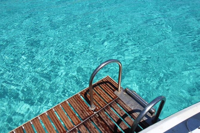 Day on a boat in the archipelago of La Maddalena with lunch - Isola di Spargi: a focused hour on a dramatic island