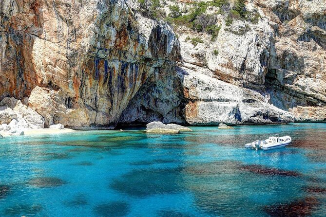 Day trip in the Gulf of Orosei Cala Mariolu - Cala Mariolu: your first big beach stop and how to use your hour