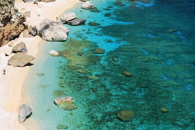 Day trip in the Gulf of Orosei Cala Mariolu - Cala Goloritzè on the return: last photos and a final swim from the dinghy