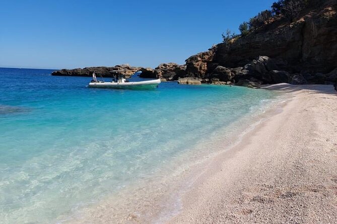 Dinghy tour Cala Goloritze Mariolu Biriala and Grotta del Fico - Baunei by dinghy: why this route feels so different