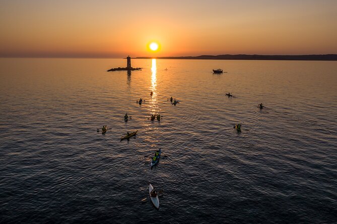 Discover the secrets of the island of Sant'Antioco by kayak - Passing Cannai’s defensive tower and heading to the mooring quay