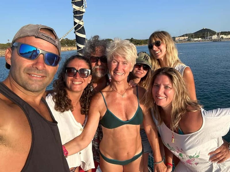 Excursion in the Gulf of Cagliari with lunch - On Board: Food, Water, and the Right Kind of Comfort