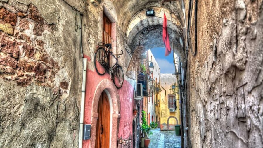 From Alghero: panoramic tour of Bosa - Sa Rocca Pinta: the rock you can’t ignore