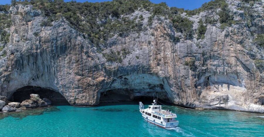 From Cala Gonone: Orosei Gulf Cruise with Stops - Why the Orosei Gulf looks better from a motorboat