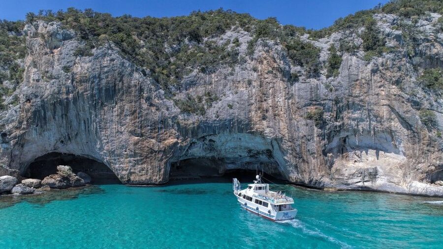 From Cala Gonone: Orosei Gulf Cruise with Stops - Getting on board at Cala Gonone: comfort and timing that matter