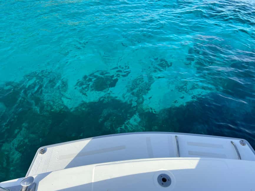 From Palau/La Maddalena: All inclusive Yacht Tour - Food and drinks onboard: what all-inclusive really covers