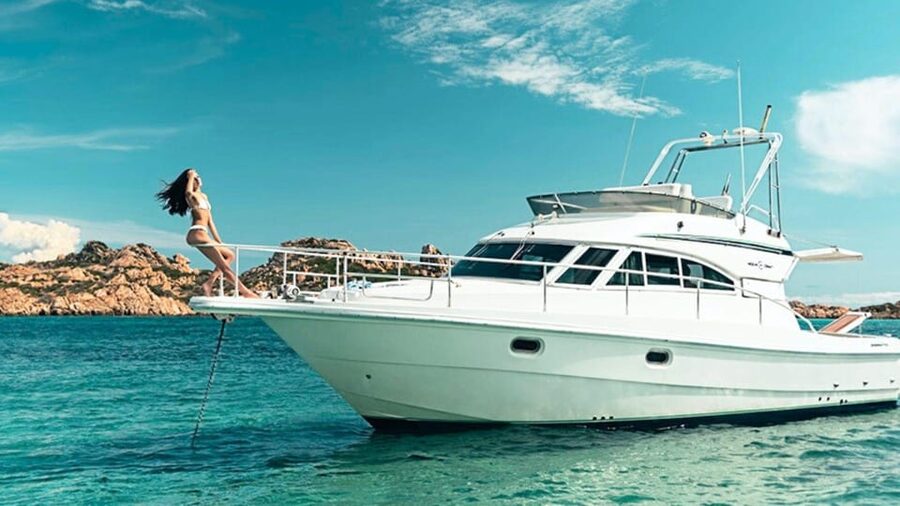 From Palau: La Maddalena Archipelago Yacht Tour with Lunch - Getting on the boat: Palau’s meeting point and Festina Lente details