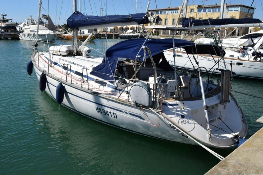 From Palau: Sailboat tour in La Maddalena Archipelago - Swim, snorkel, and beach time: the tender factor you should plan for