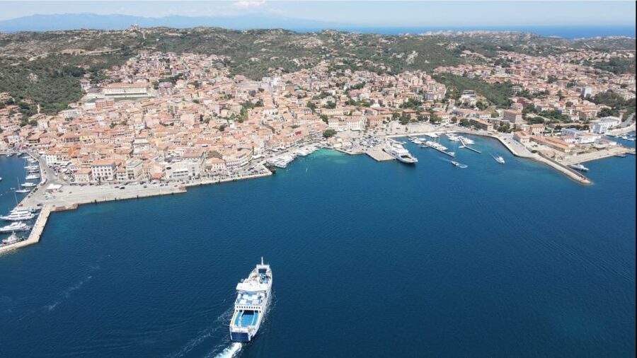 From Santa Teresa Gallura: La Maddalena Full-Day Boat Tour - Boat Comfort and Crew Service: Clean Ride, On-Time Effort